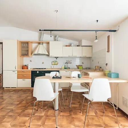 Cosy-silence With Parking Maggiore Apartment